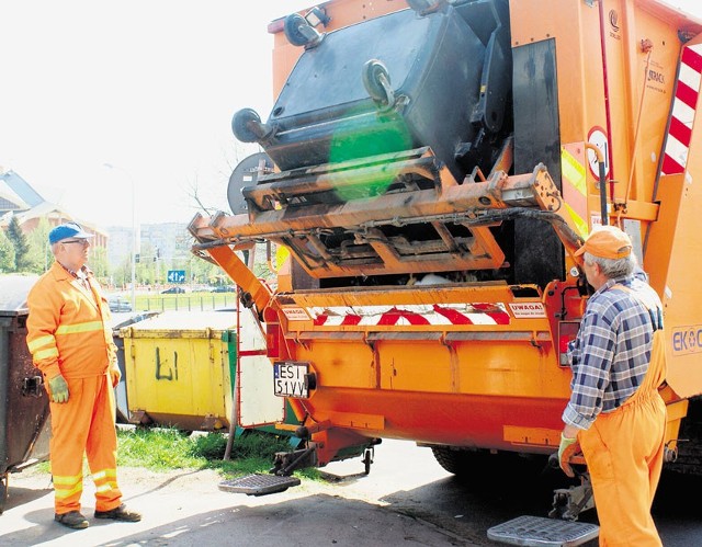 Wywóz śmieci zdrożał 1 stycznia, ale większość klientów dopiero teraz się o tym dowiaduje