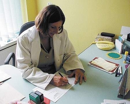 Irena Gazda prowadzi punkt konsultacyjny AIDS w przychodni dermatologicznej przy ul. Matejki
