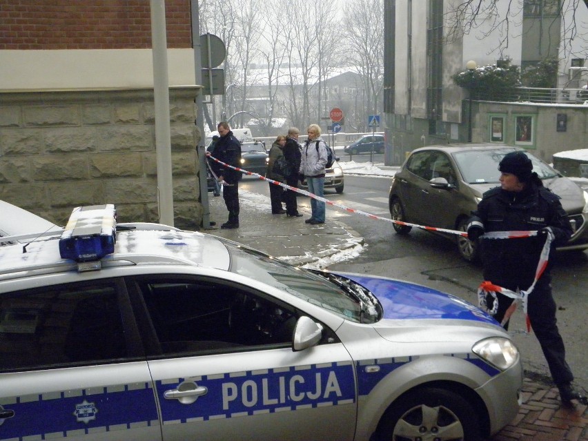 Bielsko-Biała: Bomba w bielskich sądach? Ewakuowano kilkaset osób
