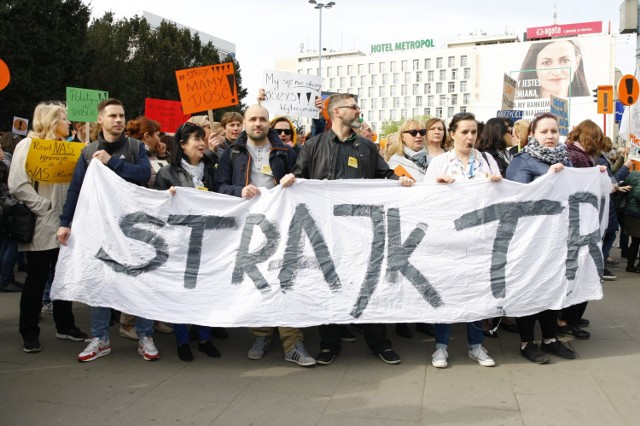 Strajk nauczycieli, Warszawa. Kolejna demonstracja na ulicach stolicy