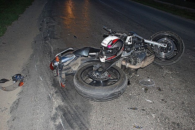 Policjanci z komendy Policji w Jarosławiu ustalają przebieg...