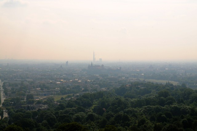 Smog nad Krakowem, zdjęcie archiwalne.