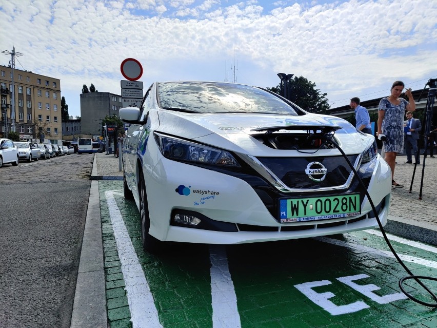 W Gdyni z dworca od razu wsiądziesz wprost do wypożyczonego samochodu. PKP uruchamia pilotażowy program car-sharingu. Zobaczcie zdjęcia aut