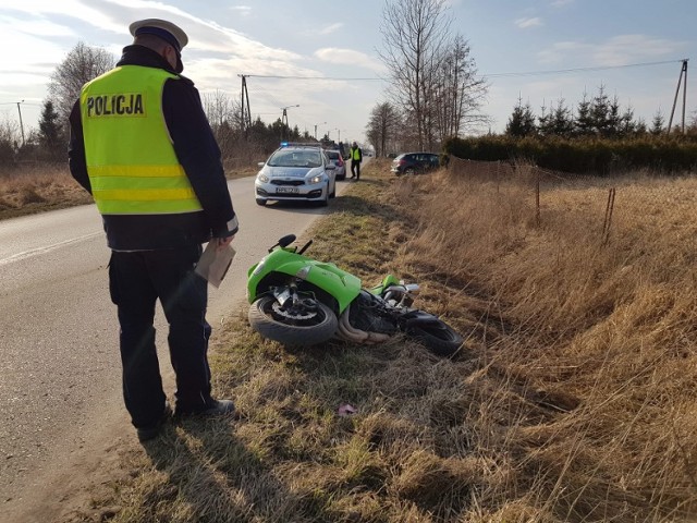 Ostaszewo. Wypadek motocyklisty