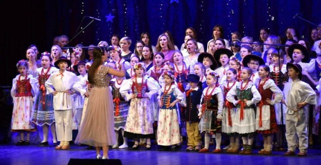 Na scenie Oświęcimskiego Centrum Kultury odbył się koncert pod tytułem "Kolęda Razem"