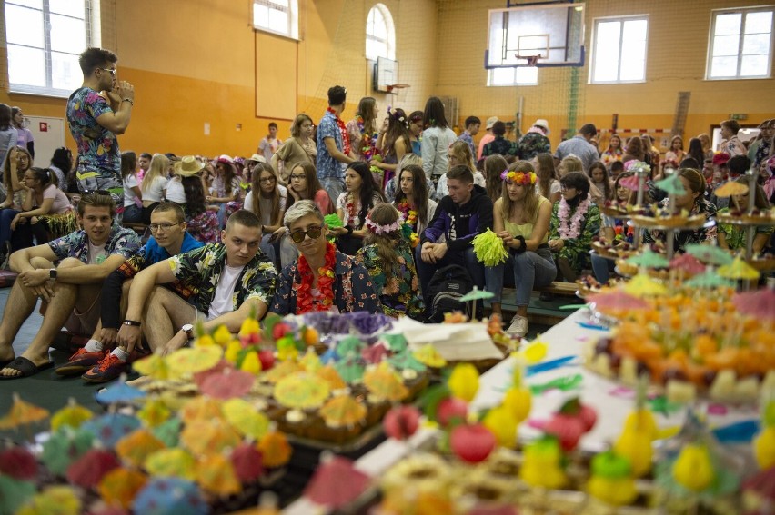 Krotoszyn: Społeczność Zespołu Szkół Ponadpodstawowych nr 2 obchodziła dzień chłopaka