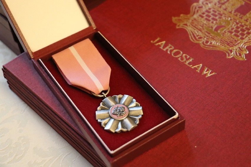 W Jarosławiu wręczono Medale za Długoletnie Pożycie Małżeńskie [ZDJĘCIA]