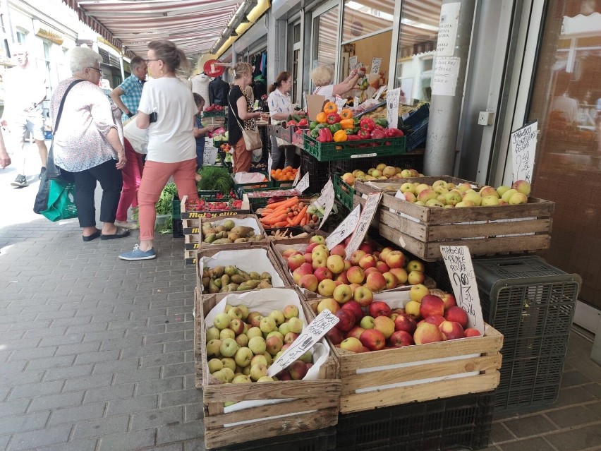 Ceny warzyw i owoców na targu w Częstochowie