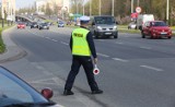 Krajową "dwunastką" w Tuszynie pędził z prędkością 101 km/godz. Kierowca renault stracił prawo jazdy i musi zapłacić mandat