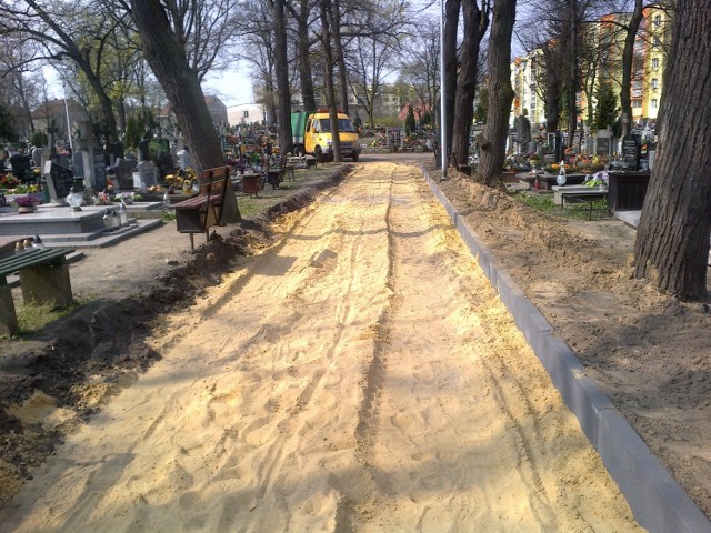 fot. Olga Klamecka - zdjęcie pochodzi z fotogalerii "Ruszył remont cmentarza przy ul. Wandy"