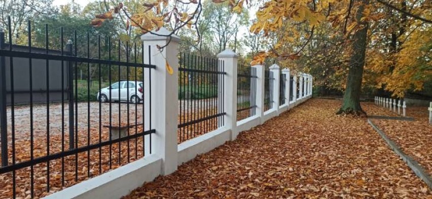 Cmentarz Garnizonowy w Płocku wyremontowany. Odrestaurowano ogrodzenie. Pieniądze pozyskano z budżetu państwa