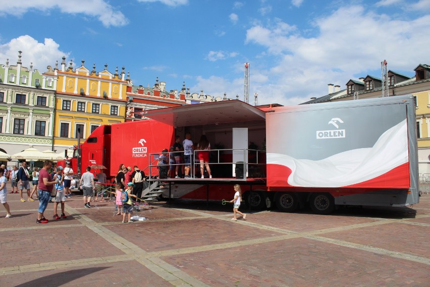 Ciężarówka promująca akcję „Wspieramy Polskę" w Zamościu. Zobacz zdjęcia