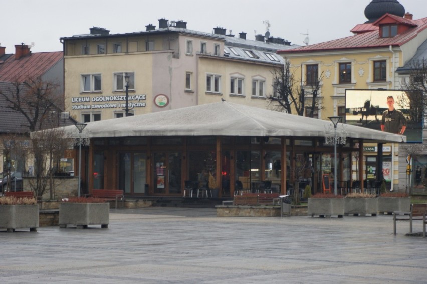 Nowy Targ. Miasto zapłaci za wymianę dachów na kawiarenkach