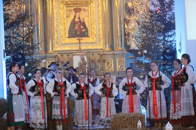 Międzynarodowy Festiwal Kolęd i Pastorałek im. Księdza Kazimierza Szwarlika to największy tego typu przegląd kolędowy w Europie. 

Zobaczcie zdjęcia z gali finałowej


Zobacz kolejne zdjęcia. Przesuwaj zdjęcia w prawo - naciśnij strzałkę lub przycisk NASTĘPNE