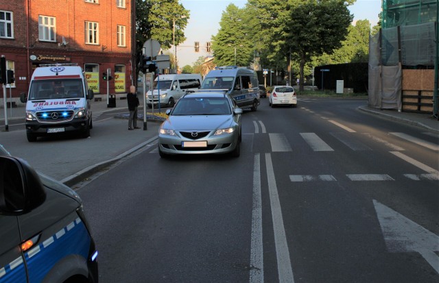 Wypadek z pijanym pieszym na pasach ul. Dąbrowskiego w Oświęcimiu