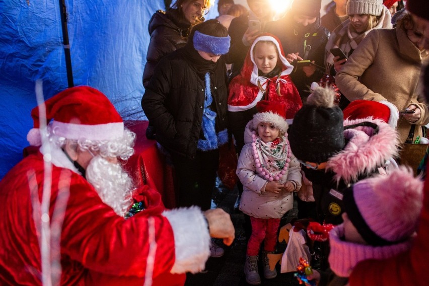 Mikołajki 2019 na Starym Rynku w Pucku (Boże Naordzenie)