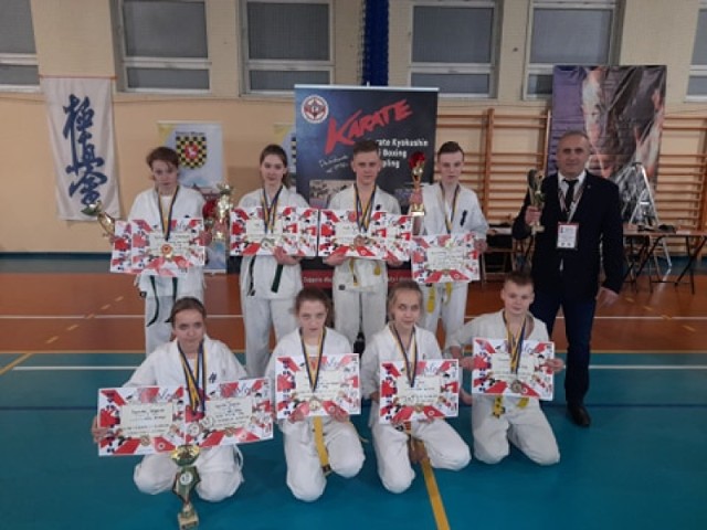 Karatecy z Lipna zdobyli ostatnio drużynowo trzecie miejsce.