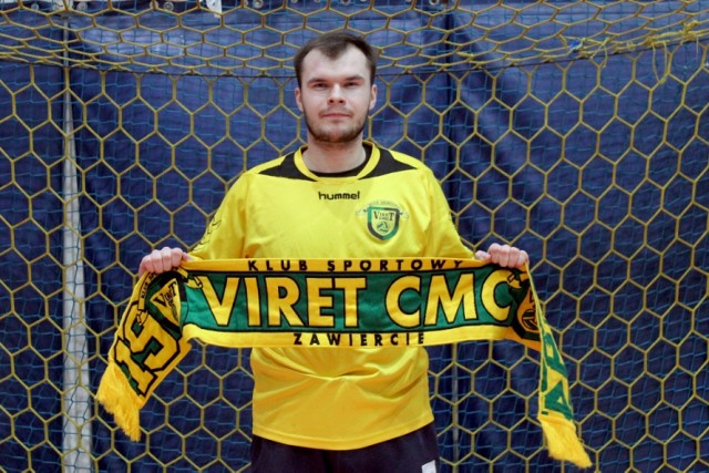 Kamil Buchcic to 24-letni wychowanek Vive Targi Kielce. W ostatnim czasie występował jednak w barwach Padwy Zamość. 

Kamil Buchcic debiut w Virecie Zawiercie ma już za sobą. W swoim pierwszym meczu popisał się skutecznością na poziomie około 60 proc.