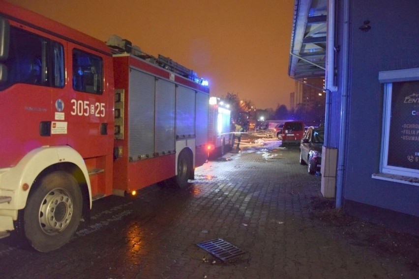 Pożar i wybuch na Dąbrowskiego. Mężczyzna spłonął żywcem! ZDJĘCIA 