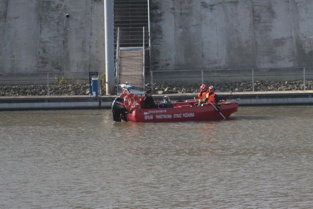 Powiatowe ćwiczenia strażackie w puławskiej Marinie