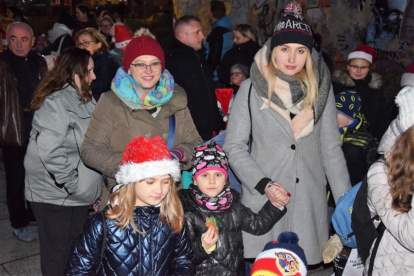 Parada z Mikołajem zorganizowana przez Świebodziński Dom...