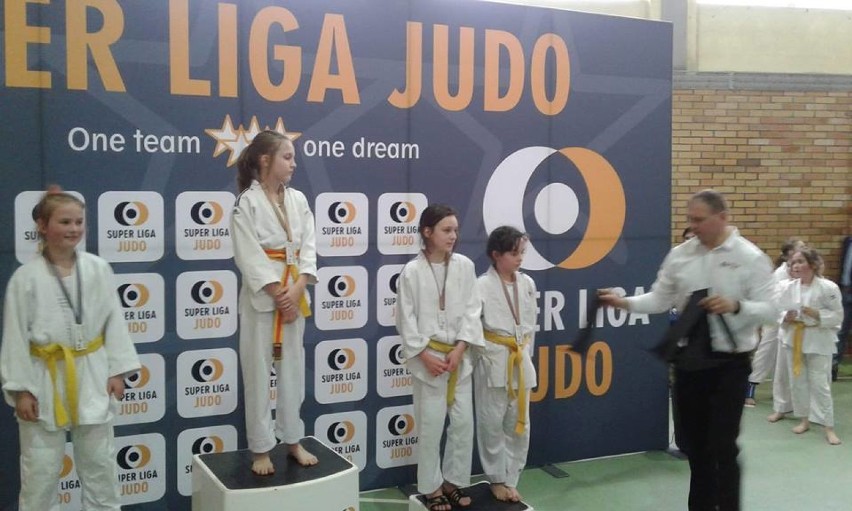 Udany start młodych głogowskich judoków [ZDJĘCIA]