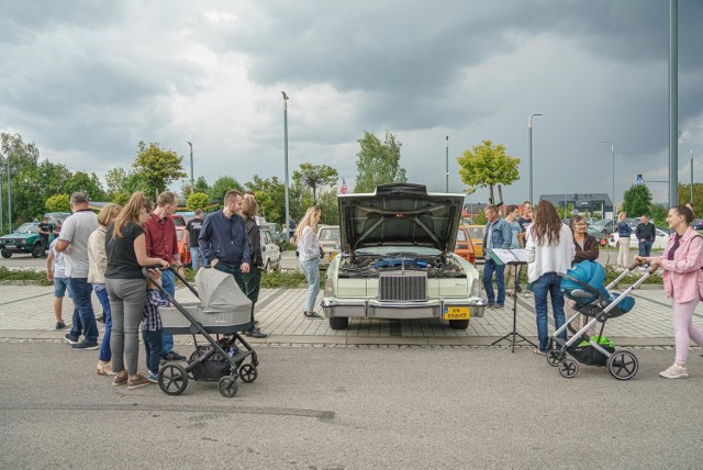 1. Zlot w Starym Sączu. Na placu stawiły się m.in. "maluszki", retro-volkswageny czy zielona wołga