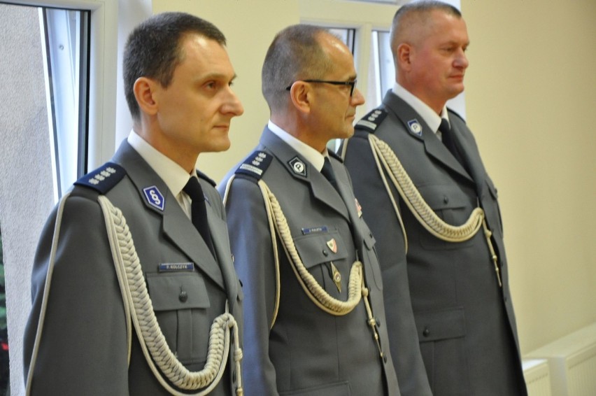 Komenda Powiatowa Policji w Kluczborku. Od lewej: szef...