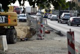 Tarnów. Przedłuża się przebudowa ulicy Lwowskiej. Kierowców czekają wkrótce większe utrudnienia na remontowanej drodze [ZDJĘCIA]