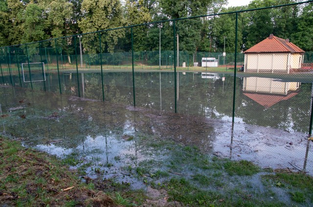 Miejscem, które tradycyjnie już mocno cierpi po obfitych opadach jest trzebnicki Orlik. Nie inaczej było tym razem.