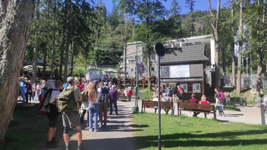Kolejka do kolejki na Kasprowy Wierch w Tatrach