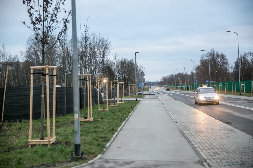 Kraków. Zakończyła się budowa ulicy Domagały. Mieszkańcy osiedla Złocień mogą dojechać do domów po nowej drodze