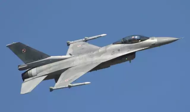 Za huk przypominający wybuchy odpowiadają amerykańskie samoloty F16 w jakie wyposażone jest polskie wojsko. W galerii zdjęć zobaczcie polskie F16