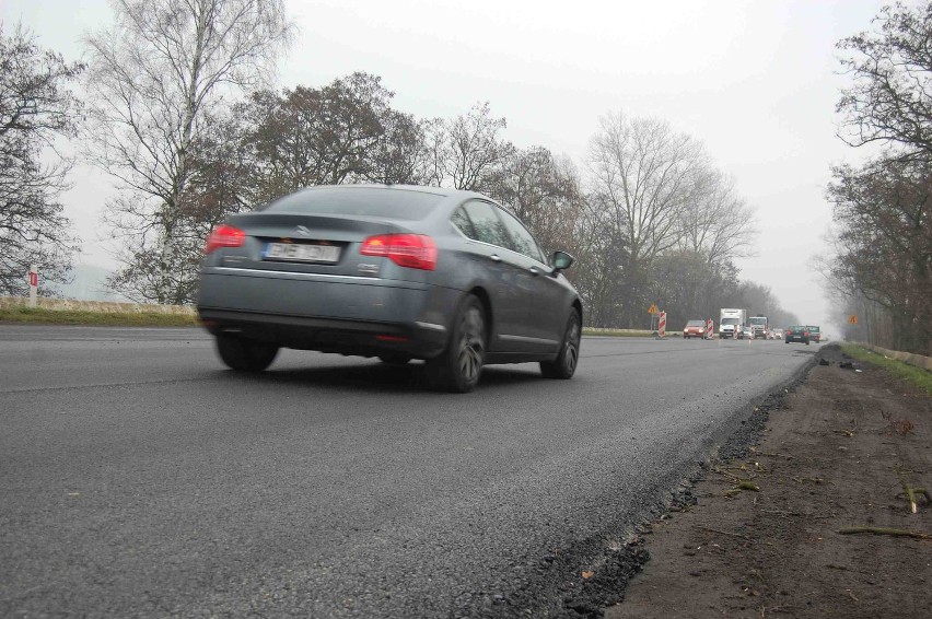 Leży już &quot;kawałek&quot; nowego asfaltu na berlince