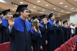 PUAS Wałbrzych: Niemal 200 absolwentów 2022 z nagrodami i dyplomami! [DUŻO ZDJĘĆ]