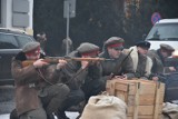 Obchody 100. rocznicy Powstania Wielkopolskiego w Żninie: złożenie kwiatów na cmentarzu oraz inscenizacja na rynku [zdjęcia, wideo]