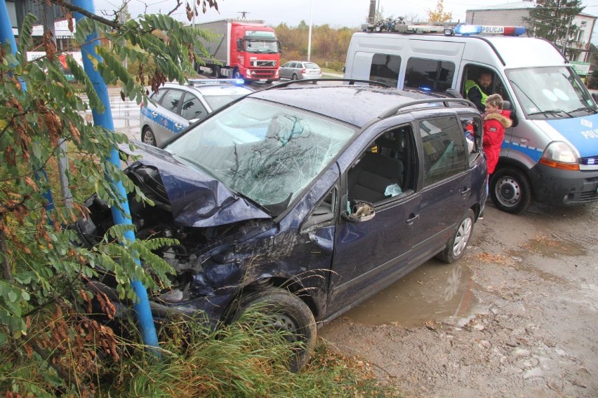 Poranny wypadek w Kielcach. Jedna osoba w szpitalu, korki na ulicy Malików