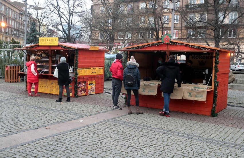 Szczeciński Targ Świąteczny. Co znajdziemy na stoiskach? Zdjęcia i godziny otwarcia