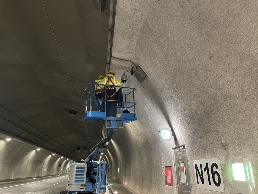 Tunel pod Luboniem Małym na trasie S7 już po przeglądzie i czyszczeniu