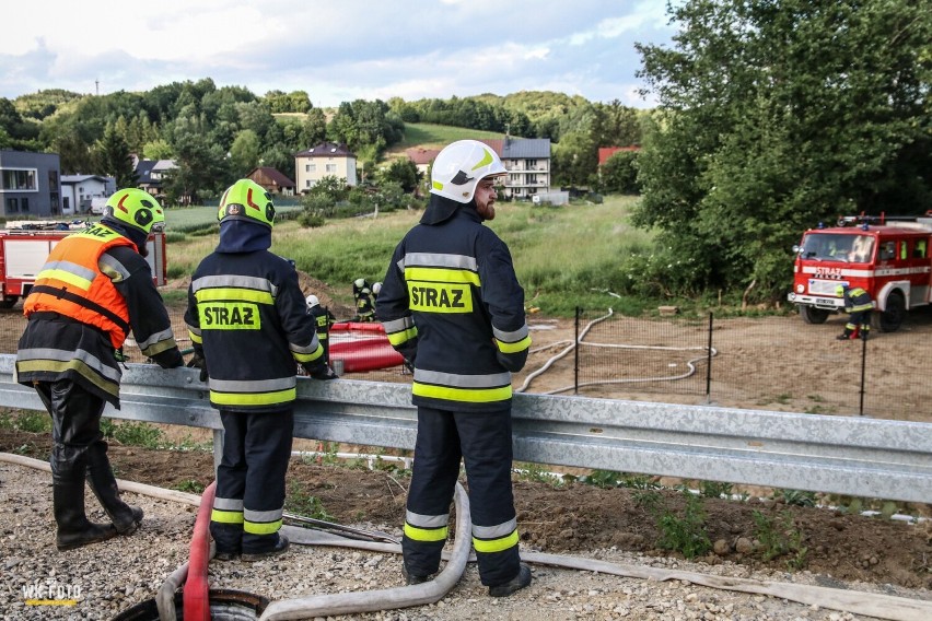 Ćwiczenia na obwodnicy Tuchowa i przy wale domykającym obok...