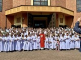 Rocznicowa Pierwsza Komunia Święta dla 160 dzieci w parafii na Jaworowym ZDJĘCIA