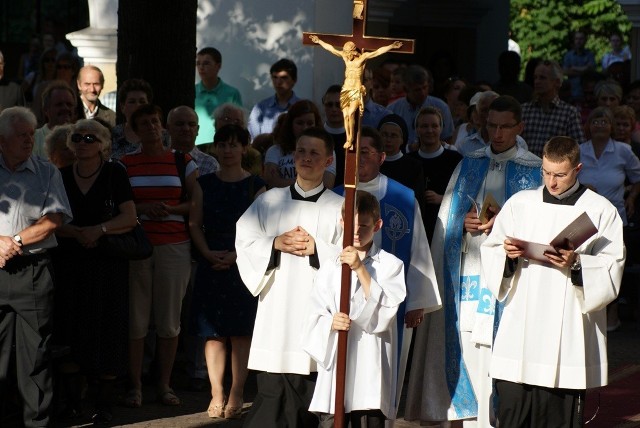 Tuchów: rozpoczął się Wielki Odpust Tuchowski [NOWE ZDJĘCIA]

Tuchów: rozpoczął się Wielki Odpust Tuchowski [ZDJĘCIA]