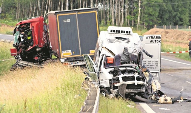 Zdaniem biegłego, przyczyną wypadku w Chrzczonowicach było niewłaściwe zachowanie kierowcy TIR-a