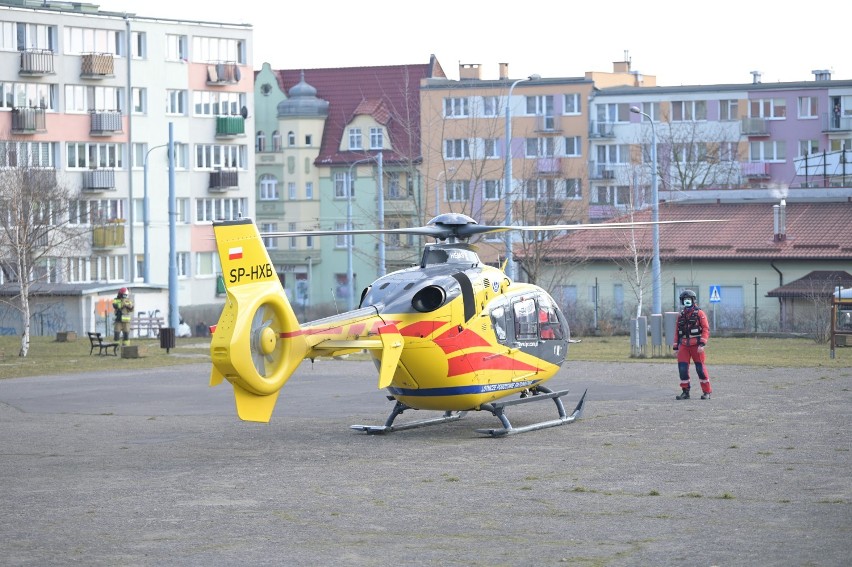 Śmigłowiec LPR wylądował na boisku przy Szkole Podstawowej...