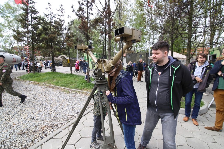 Piknik militarny w Zabrzu. Zrekonstruowano walki z czasów II wojny światowej