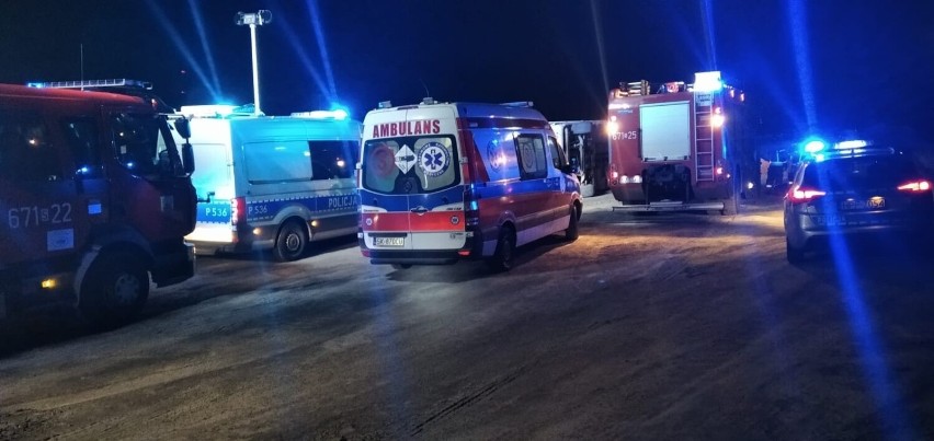 Przy ulicy Trębackiej w Zabrzu podczas rozładunku przewrócił się samochód ciężarowy. Do szpitala trafiła jedna osoba