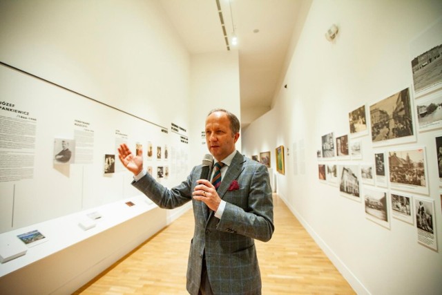 Dyrektor muzeum Andrzej Szczerski oprowadzi po galerii XX i XXI wieku w pierwszy wtorek kwietnia.