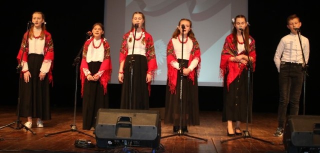 Regionalny Konkurs Pieśni i Poezji Patriotycznej ph. "Kocham Moją Ojczyznę" odbył się w MDK w Opocznie