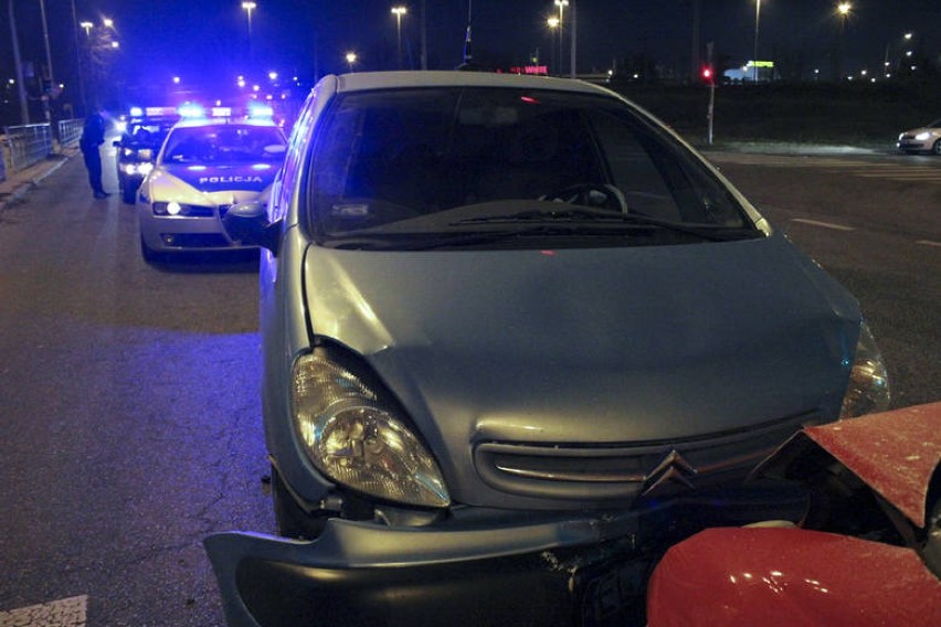 Wypadek przy dworcu Łódź Żabieniec. Sprawcą pijany kierowca [ZDJĘCIA]