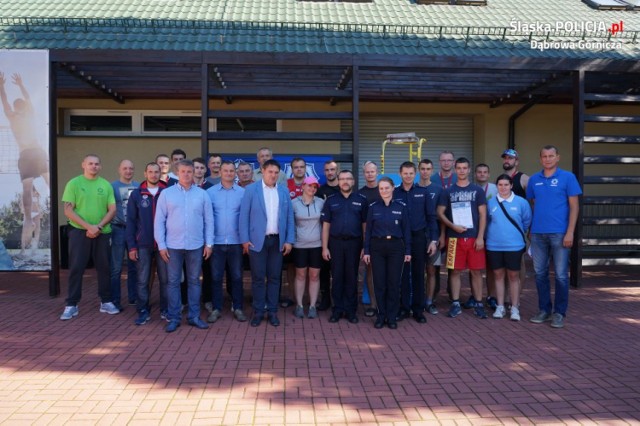 Wojewódzkie Mistrzostwa Policji w siatkówce plażowej na terenie Centrum Sportów Letnich i Wodnych w Parku Zielona